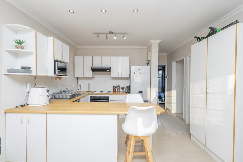 To Let 2 Bedroom Property for Rent in Protea Heights Western Cape